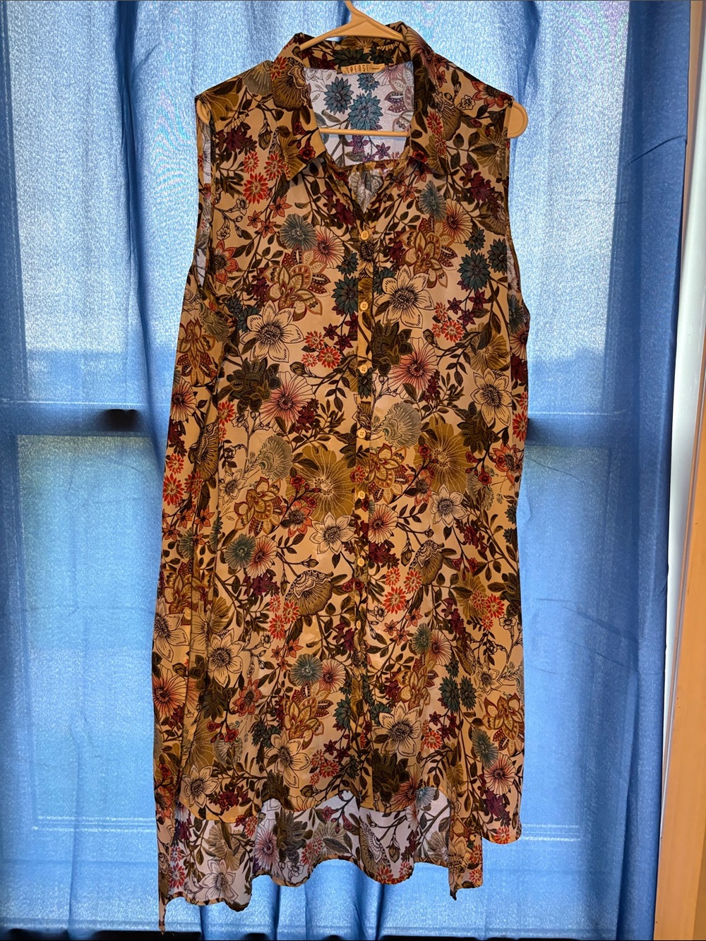 Spense Sleeveless Button-Front Floral Tunic in Cream with Multicolor Blooms